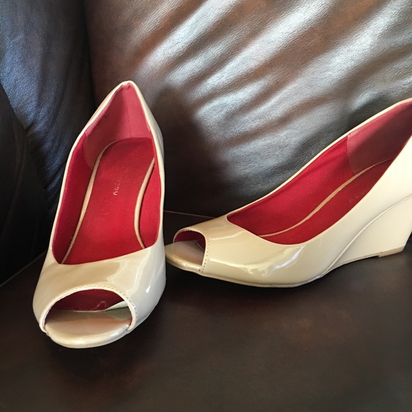 Nude Wedges - Picture 5 of 5